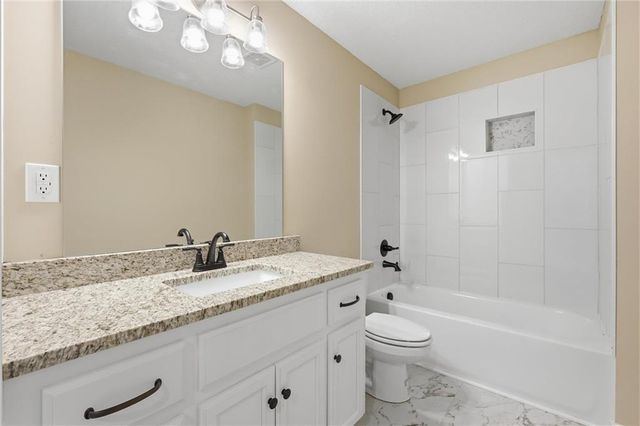 7402 Palmer Avenue, Kansas City, MO 64133