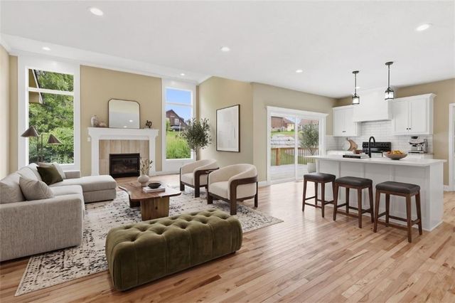 7402 Palmer Avenue, Kansas City, MO 64133