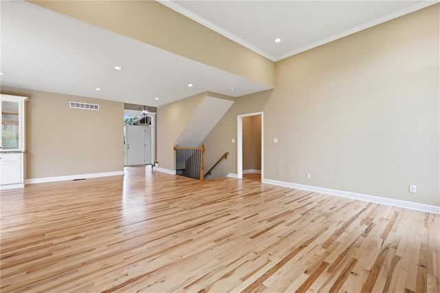 7402 Palmer Avenue, Kansas City, MO 64133