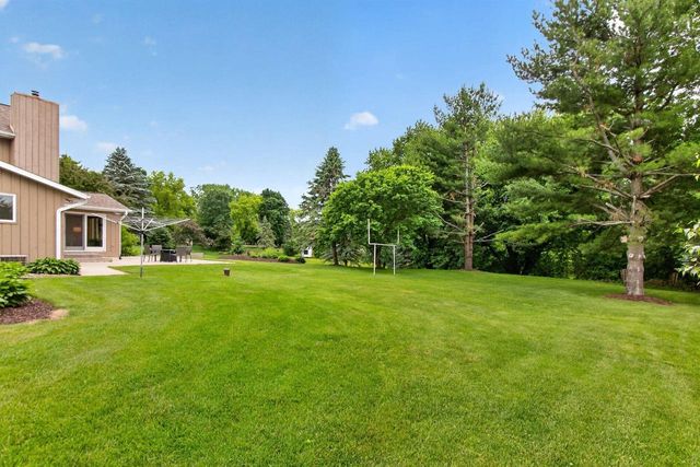 N2935 VALLEY VIEW DRIVE, Hortonville, WI 54944