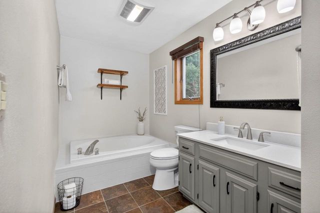 N2935 VALLEY VIEW DRIVE, Hortonville, WI 54944