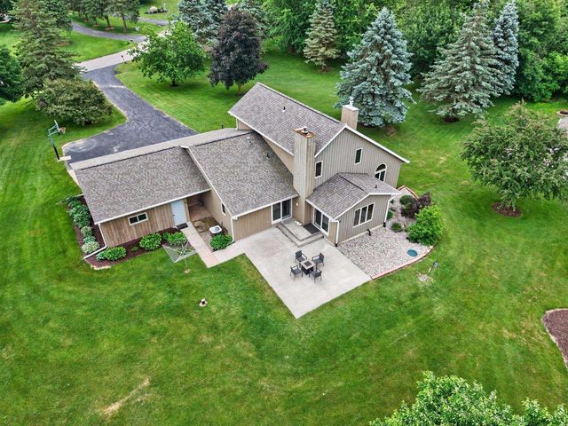 N2935 VALLEY VIEW DRIVE, Hortonville, WI 54944