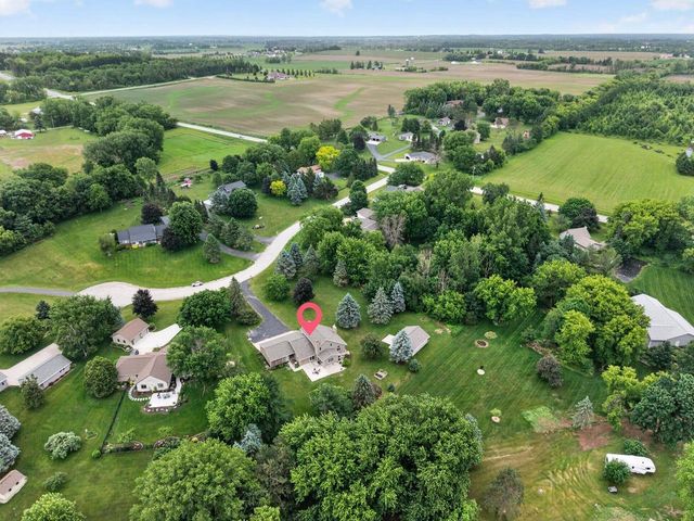 N2935 VALLEY VIEW DRIVE, Hortonville, WI 54944