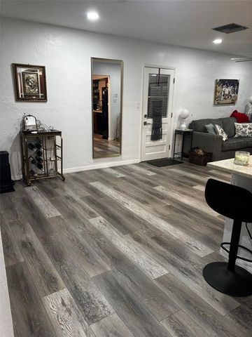 4127 28TH AVENUE N, St Petersburg, FL 33713