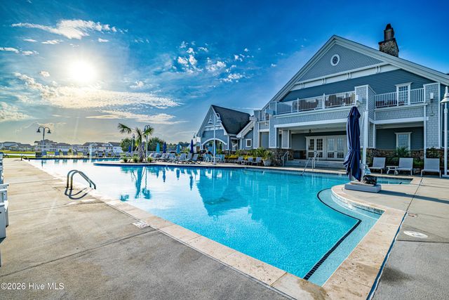 377 Spicer Lake Drive, Holly Ridge, NC 28445