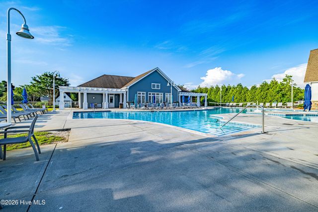 377 Spicer Lake Drive, Holly Ridge, NC 28445