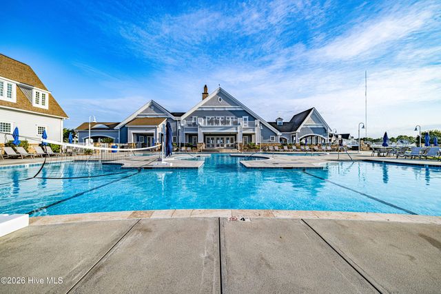 377 Spicer Lake Drive, Holly Ridge, NC 28445
