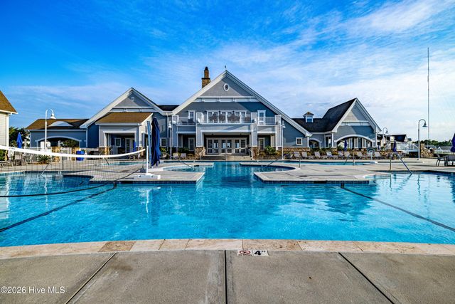 377 Spicer Lake Drive, Holly Ridge, NC 28445