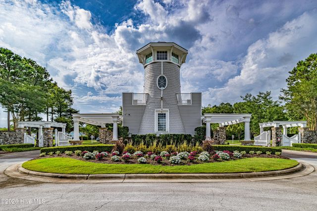 377 Spicer Lake Drive, Holly Ridge, NC 28445