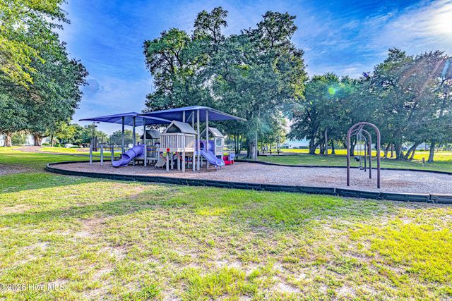 377 Spicer Lake Drive, Holly Ridge, NC 28445