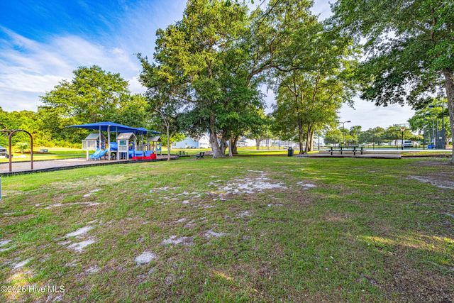 377 Spicer Lake Drive, Holly Ridge, NC 28445