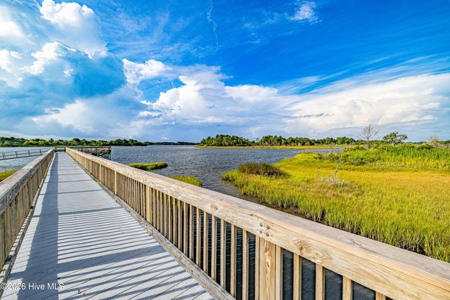 377 Spicer Lake Drive, Holly Ridge, NC 28445