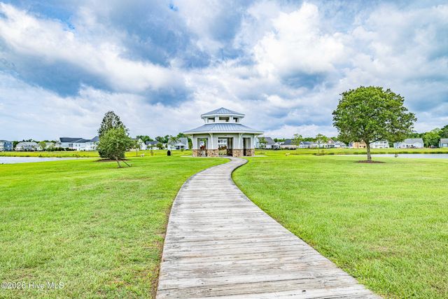 377 Spicer Lake Drive, Holly Ridge, NC 28445