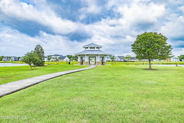 377 Spicer Lake Drive, Holly Ridge, NC 28445