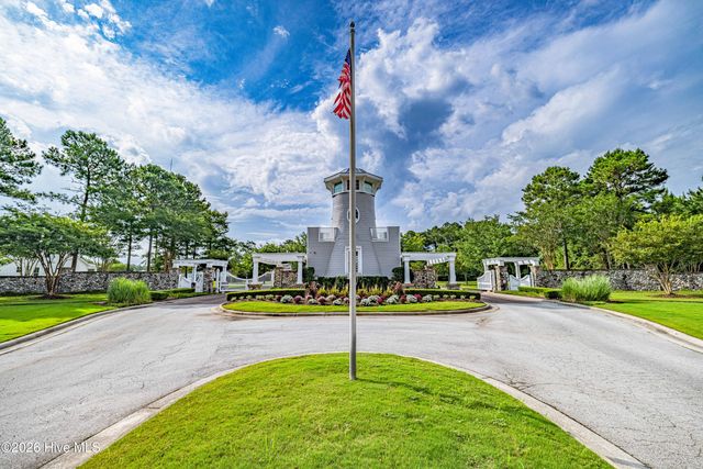 377 Spicer Lake Drive, Holly Ridge, NC 28445