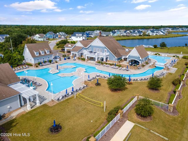 377 Spicer Lake Drive, Holly Ridge, NC 28445