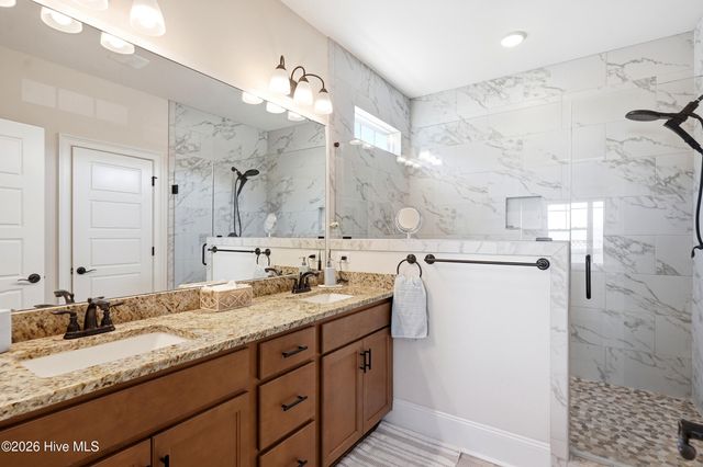 377 Spicer Lake Drive, Holly Ridge, NC 28445