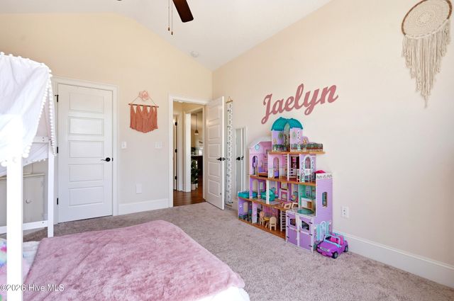 377 Spicer Lake Drive, Holly Ridge, NC 28445