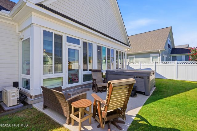 377 Spicer Lake Drive, Holly Ridge, NC 28445
