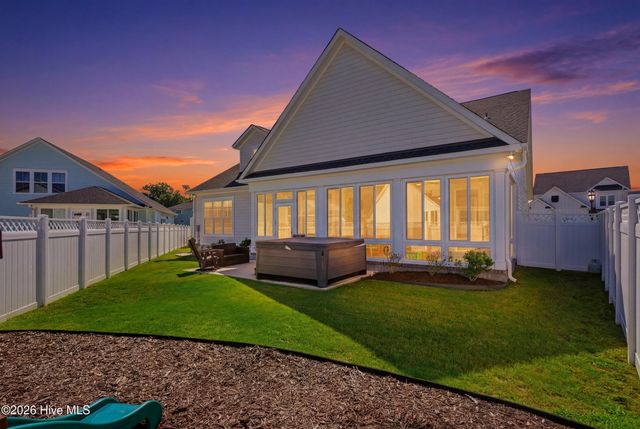 377 Spicer Lake Drive, Holly Ridge, NC 28445