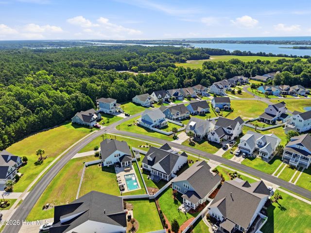 377 Spicer Lake Drive, Holly Ridge, NC 28445