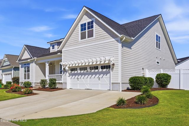 377 Spicer Lake Drive, Holly Ridge, NC 28445