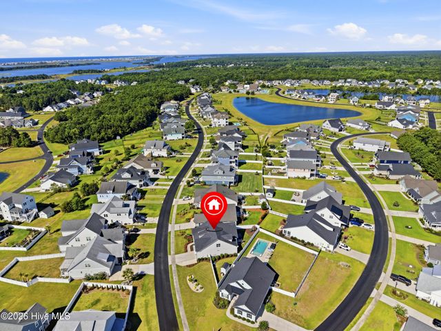 377 Spicer Lake Drive, Holly Ridge, NC 28445