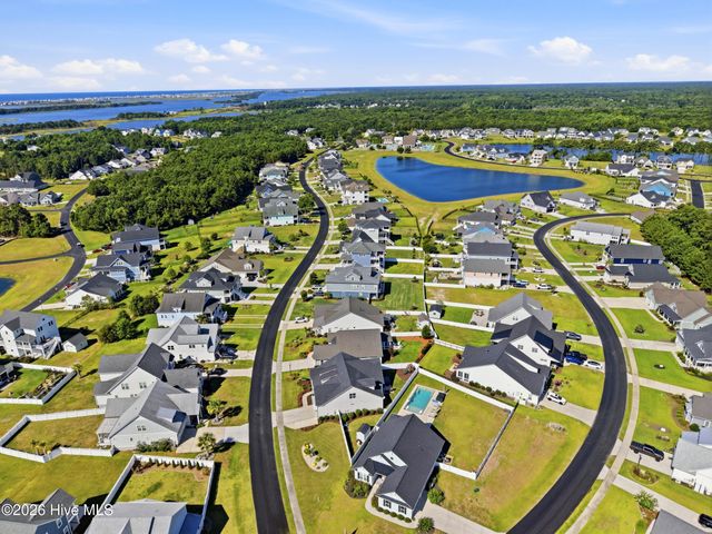 377 Spicer Lake Drive, Holly Ridge, NC 28445