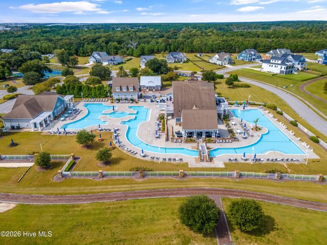 377 Spicer Lake Drive, Holly Ridge, NC 28445