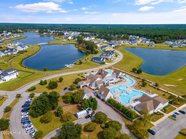 377 Spicer Lake Drive, Holly Ridge, NC 28445