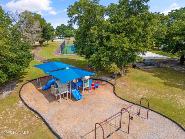 377 Spicer Lake Drive, Holly Ridge, NC 28445