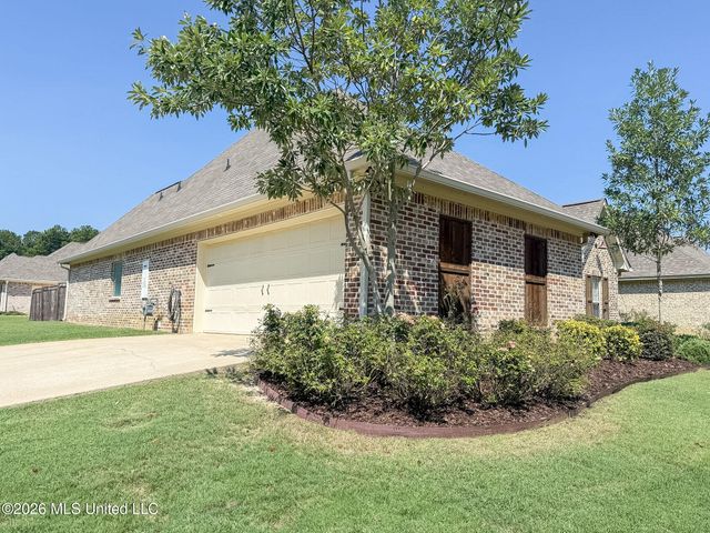 143 Magnolia Pl Circle, Brandon, MS 39047