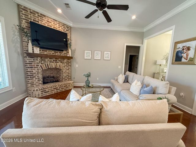 143 Magnolia Pl Circle, Brandon, MS 39047