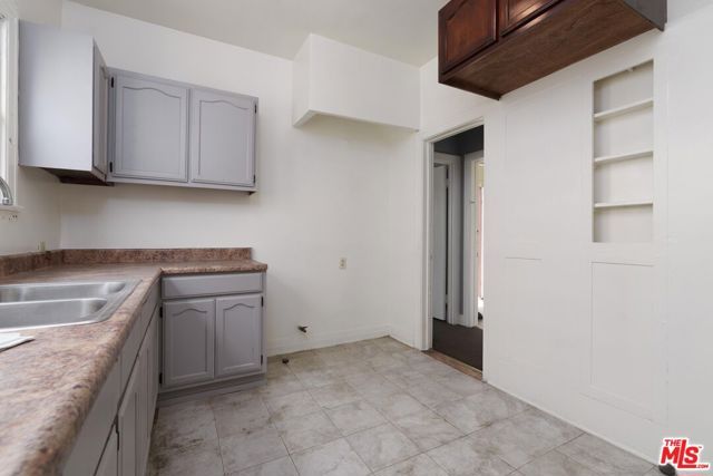 4056 W 21st Street, Los Angeles, CA 90018