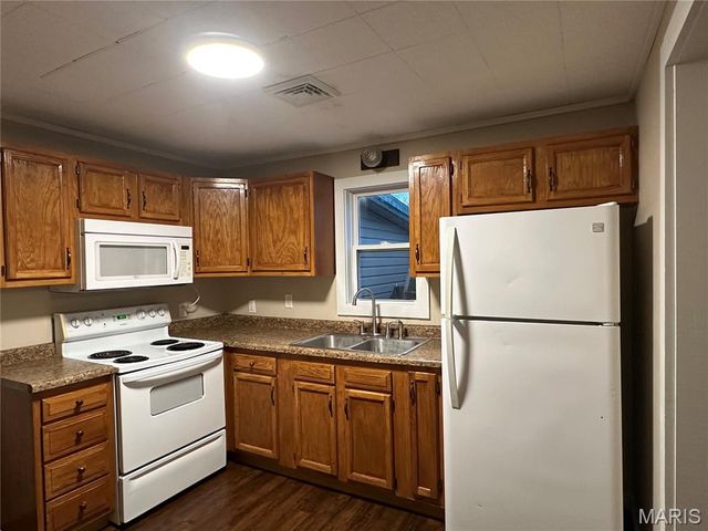 800 S Hickory Street, Salem, MO 65560