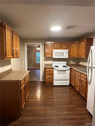 800 S Hickory Street, Salem, MO 65560