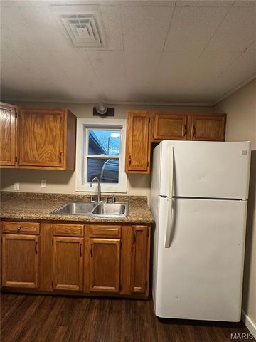 800 S Hickory Street, Salem, MO 65560