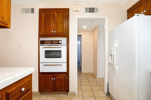 26807 Circle Of The Oaks, Newhall, CA 91321