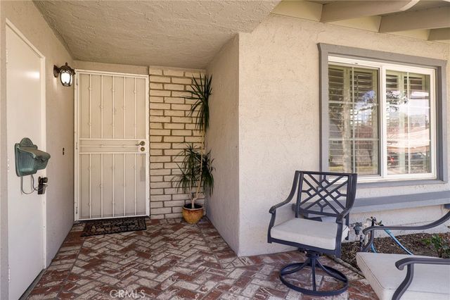 26807 Circle Of The Oaks, Newhall, CA 91321