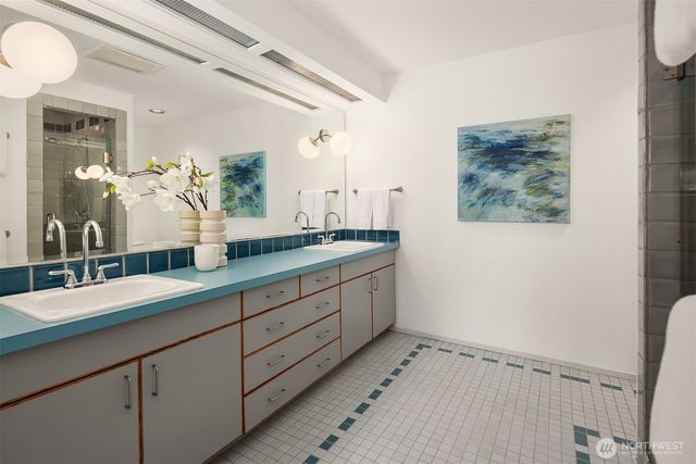 635 NW 178th Place, Shoreline, WA 98177