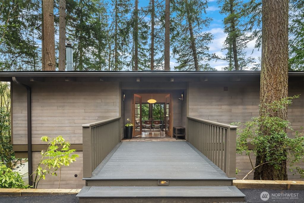 635 NW 178th Place, Shoreline, WA 98177