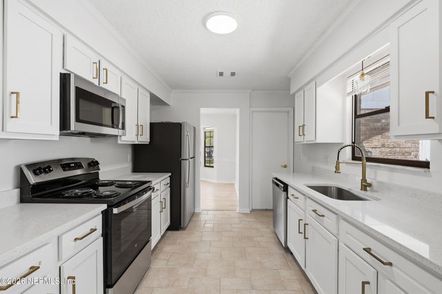 2403 SOURWOOD Court, Orange Park, FL 32065