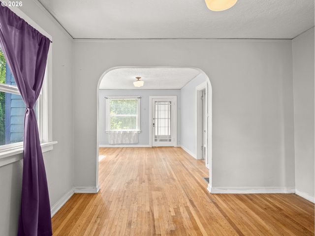 7448 Se 51ST Ave, Portland, OR 97206