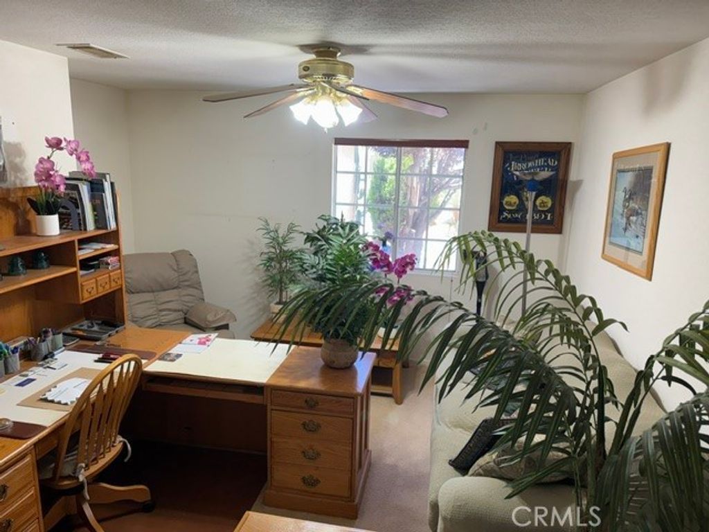 Image 3 of property listing at 22410 Broken Lance Court, Apple Valley, CA 92307