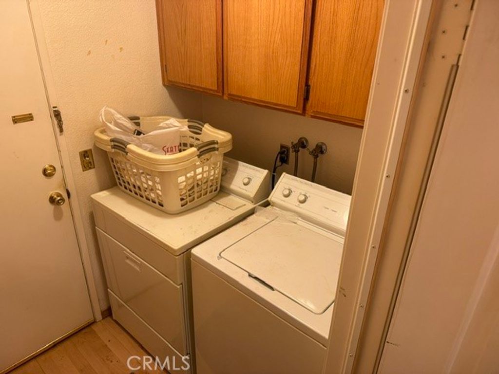 Image 4 of property listing at 22410 Broken Lance Court, Apple Valley, CA 92307