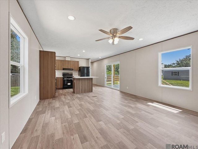 37730 Webb Rd, Denham Springs, LA 70706