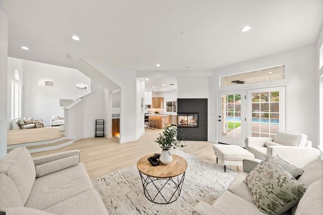 6051 Kenneth Oak Way, Fair Oaks, CA 95628