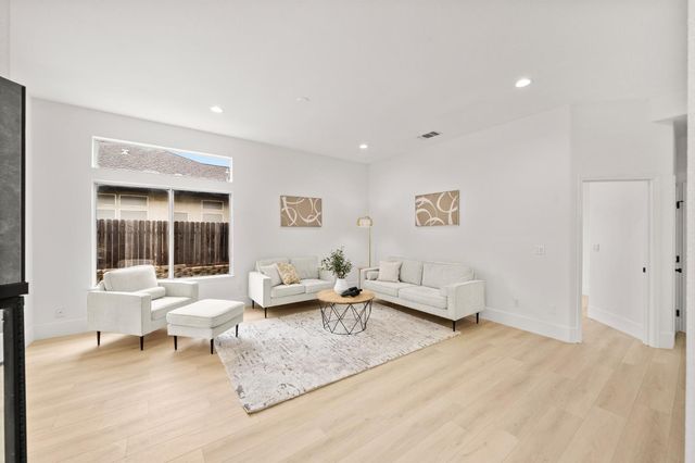 6051 Kenneth Oak Way, Fair Oaks, CA 95628