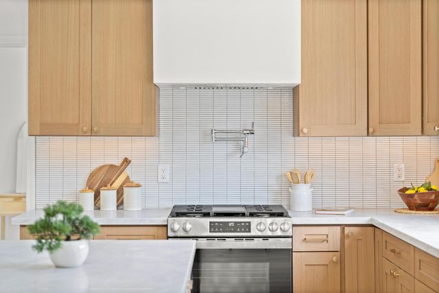 6051 Kenneth Oak Way, Fair Oaks, CA 95628