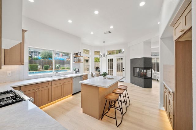 6051 Kenneth Oak Way, Fair Oaks, CA 95628